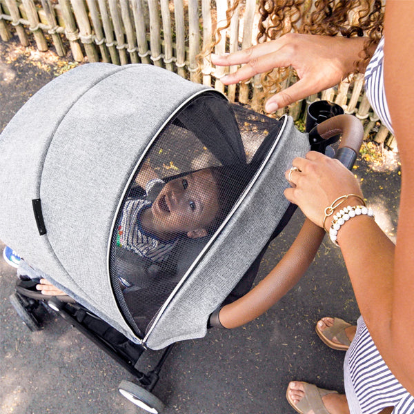 SELF-FOLDING LIGHTWEIGHT TRAVEL STROLLER